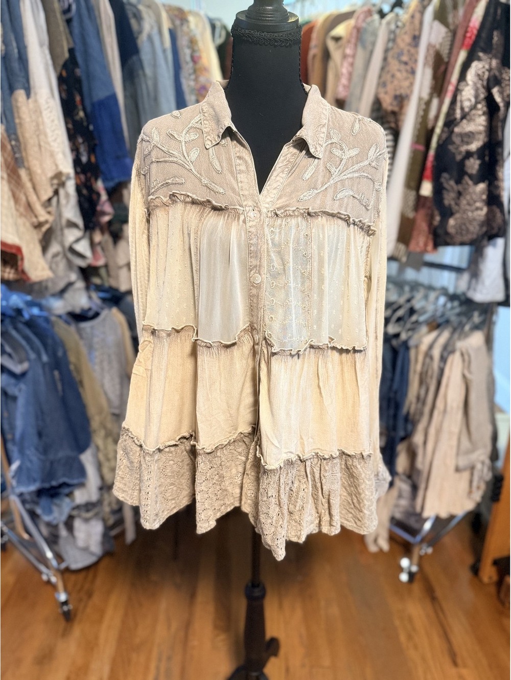 YOUNG THREADS Vintage Tiered Floral Embroidered Button-Up Tunic Latte NWT XL